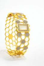 Radiant Honeycomb Anti tarnish Gold Plated Bracelet
