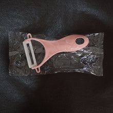 Stainless Steel Blade Peeler Universal Peeler for Professional and Household Kitchen Peeler (1 pc)